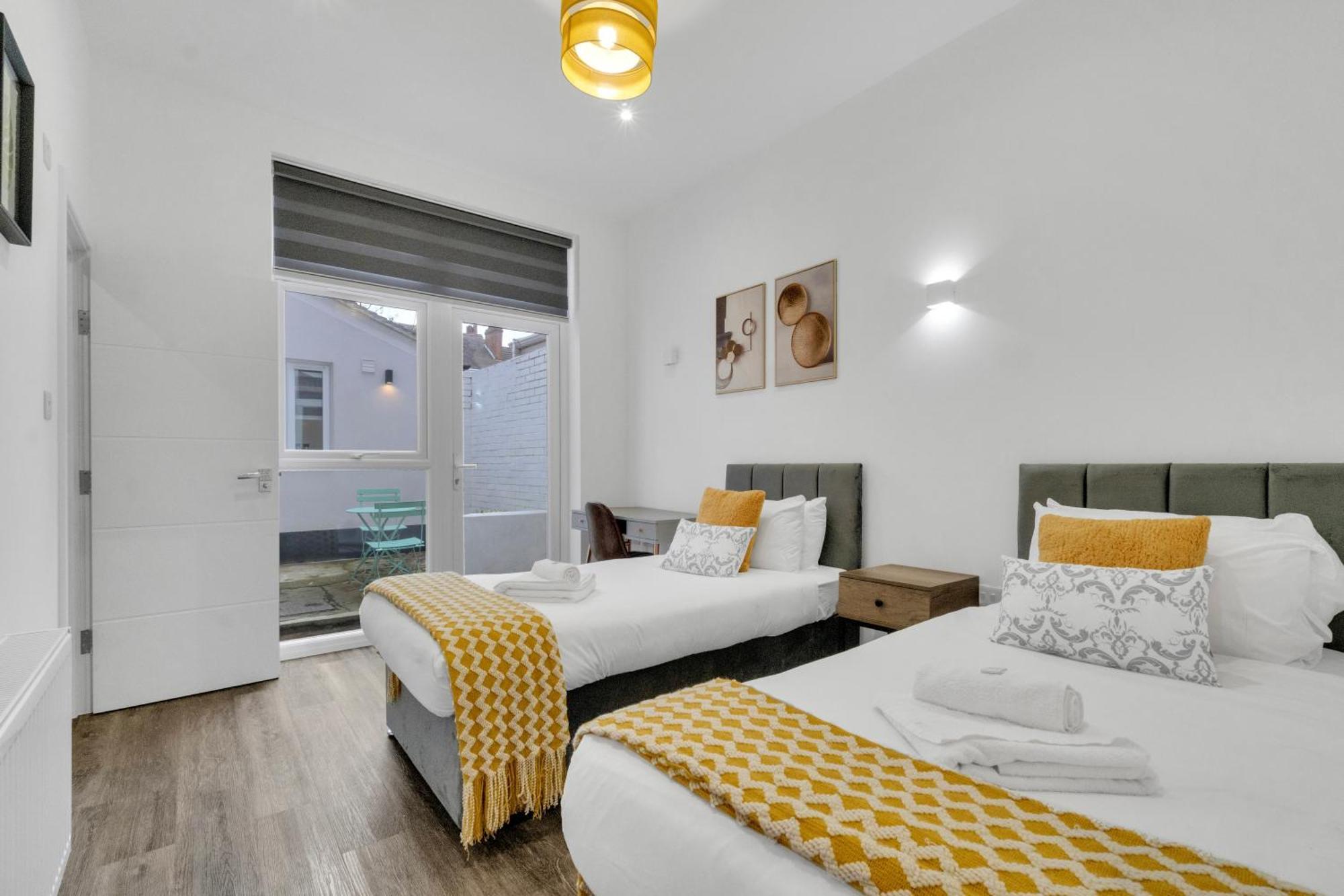 Homely North London Apartments Hendon The Hyde Exterior photo